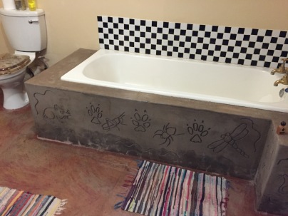 The tub had carvings around it!
